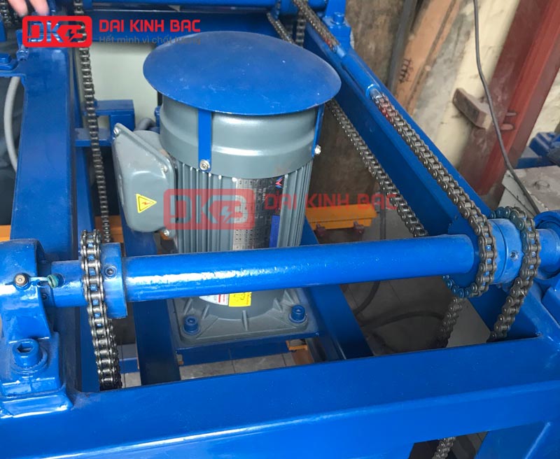 Xích Công Nghiệp DBC 240-3