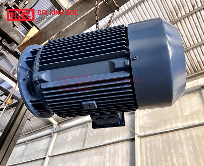 motor-dien-3-pha-132KW- 180HP-2p-2-cuc-hyosung-han-quoc-thuc-te