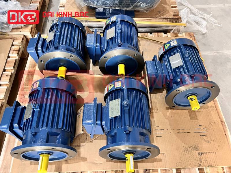 motor-dien-3-pha-160KW- 200HP-2p-2-cuc-hyosung-han-quoc-thuc-te