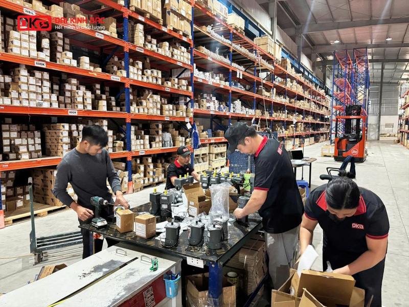 tong hop Motor-giam-toc-mini-6w 60YS06WGV22 + 60GK-15-H