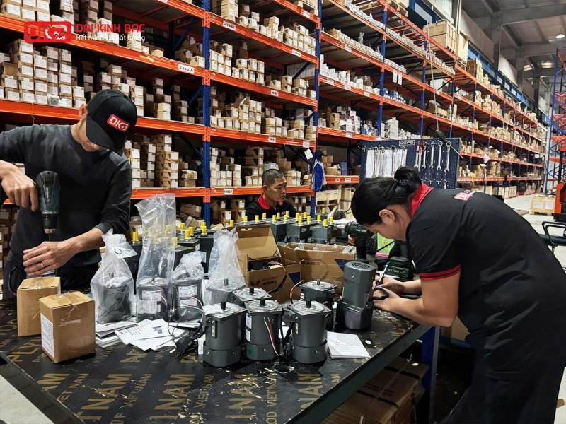 tong hop Motor-giam-toc-mini-6w 60YS06WGV22 + 60GK-25-H